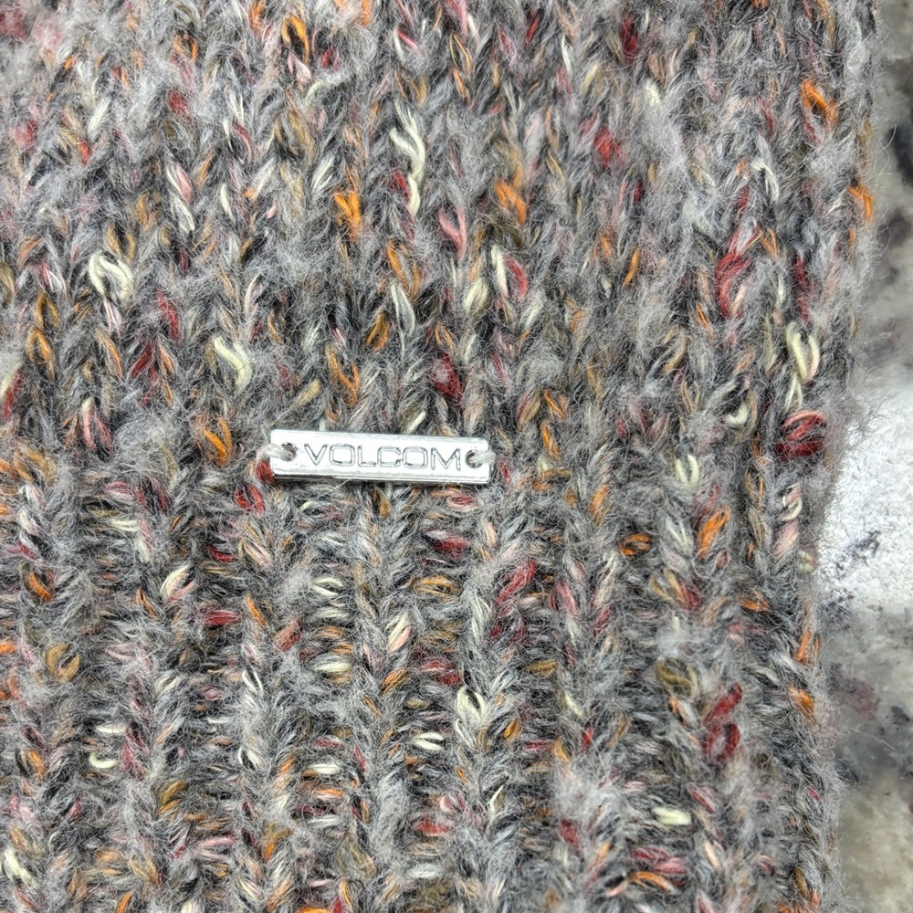 Volcom sweater